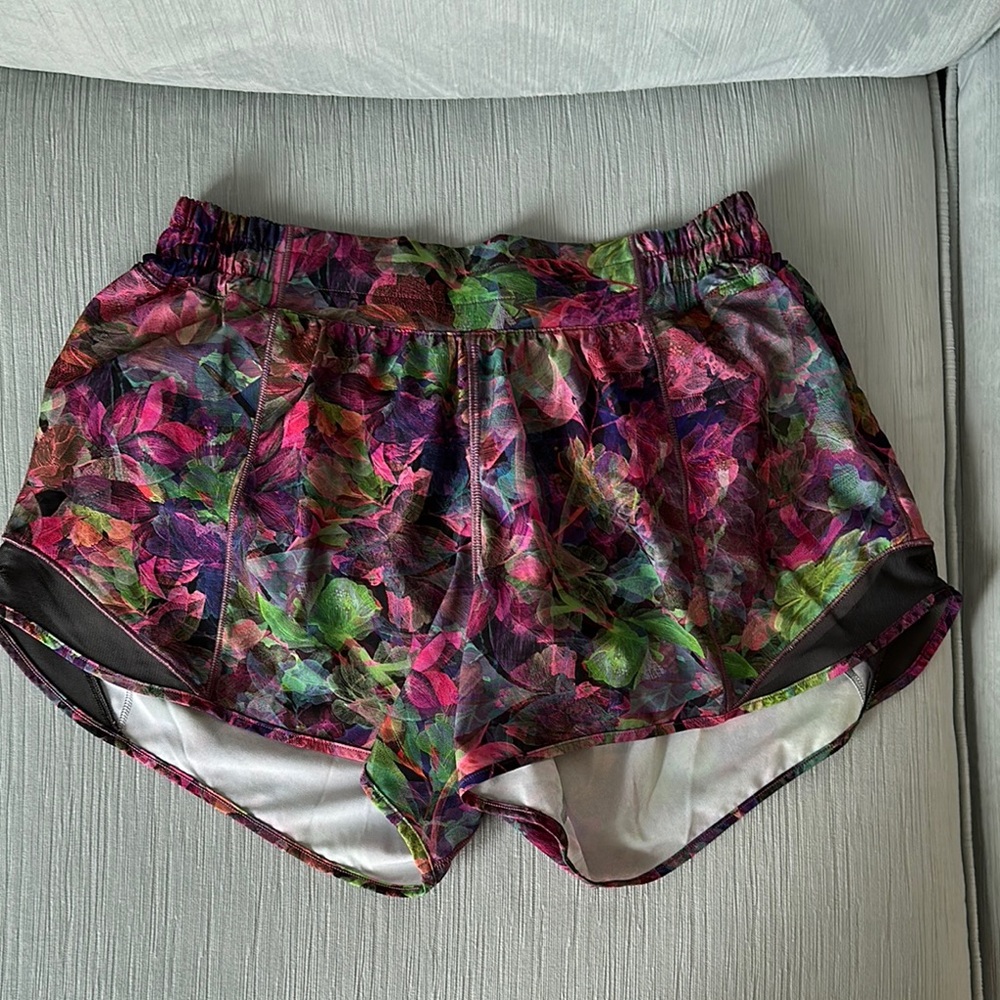 Lululemon 3” shorts